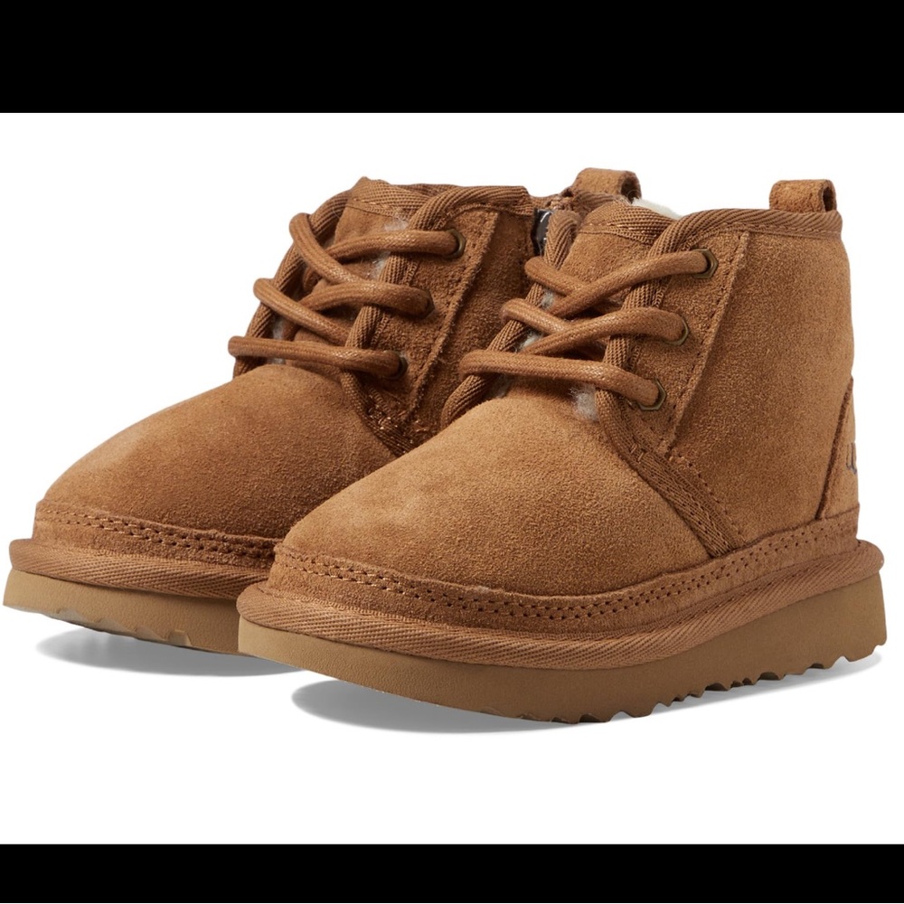 UGG Toddler Neumel II Unisex Chukka Boots US Size 7